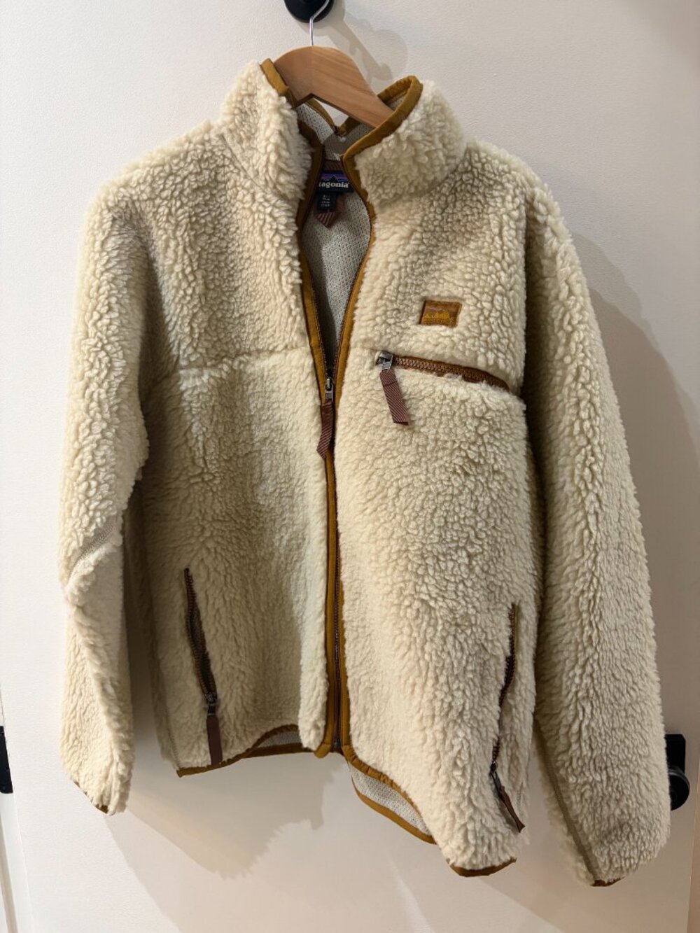 Patagonia Retro Cardigan, Natural, Size Women's L/ Men's M - Picture 2 of 9